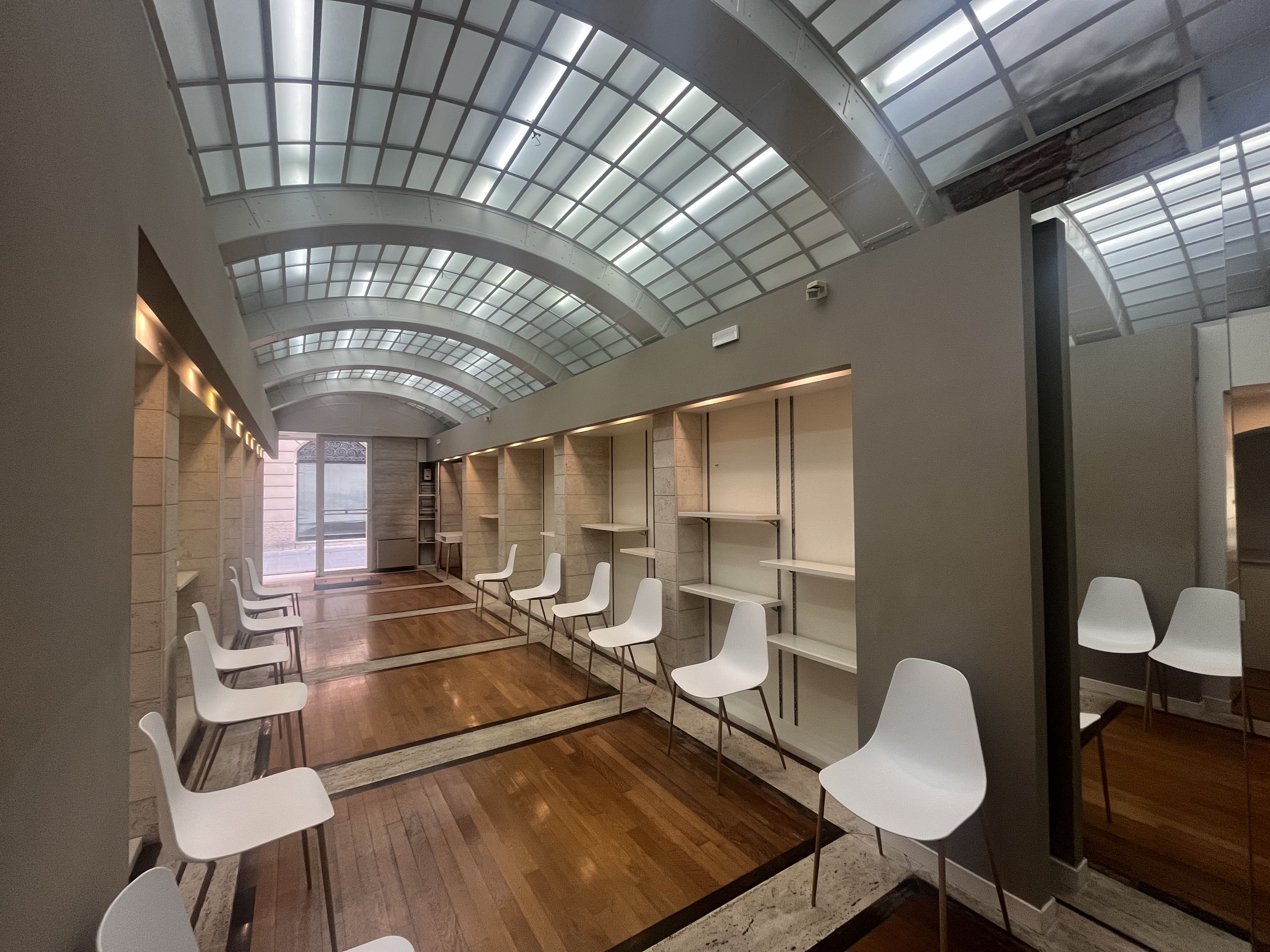 Locale commerciale Via Giuseppe Mazzini n. 33-35-37-39, Foligno  - Immagine 2