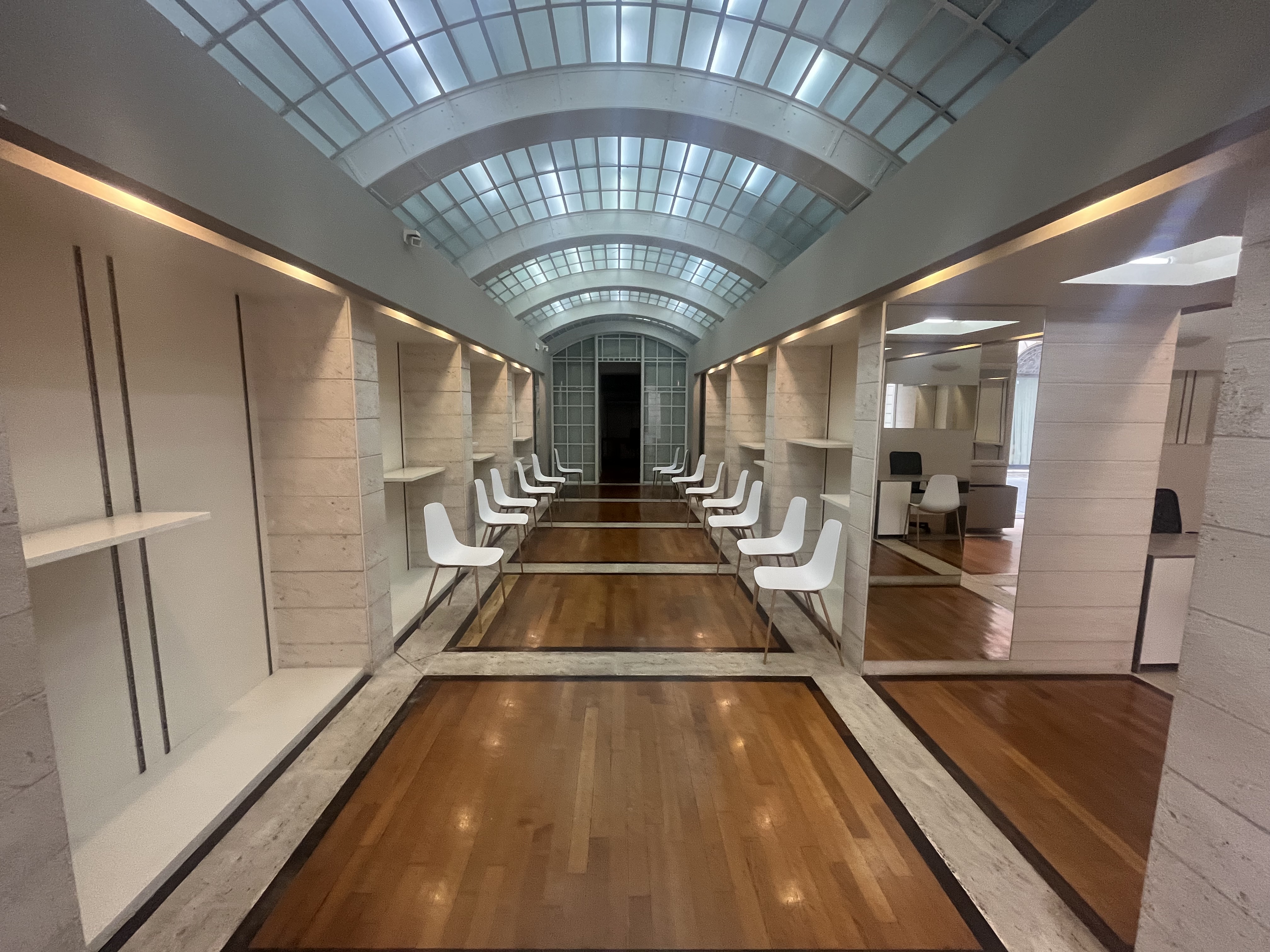 Locale commerciale Via Giuseppe Mazzini n. 33-35-37-39, Foligno  - Immagine 3