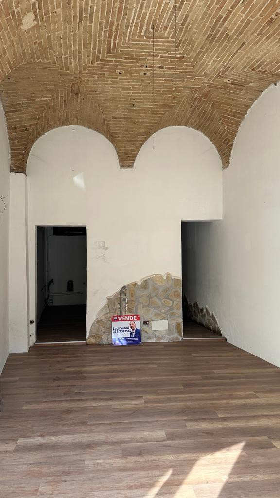 Locale commerciale Piazza dei Grano n. 23-25, Foligno  - Immagine 4