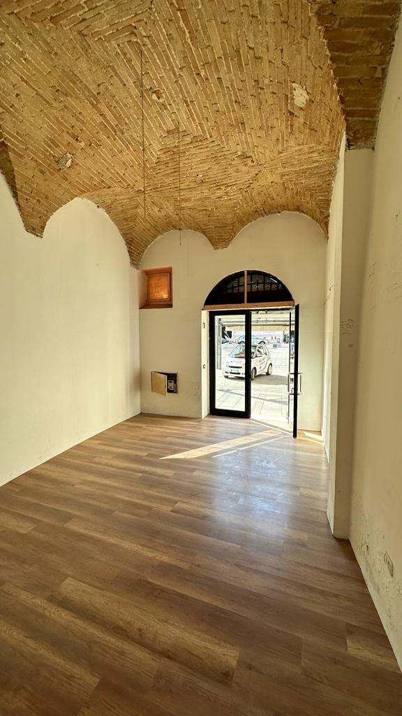 Locale commerciale Piazza dei Grano n. 23-25, Foligno  - Immagine 3