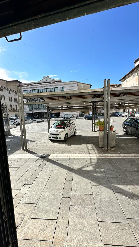 Locale commerciale Piazza dei Grano n. 23-25, Foligno  - Immagine 8