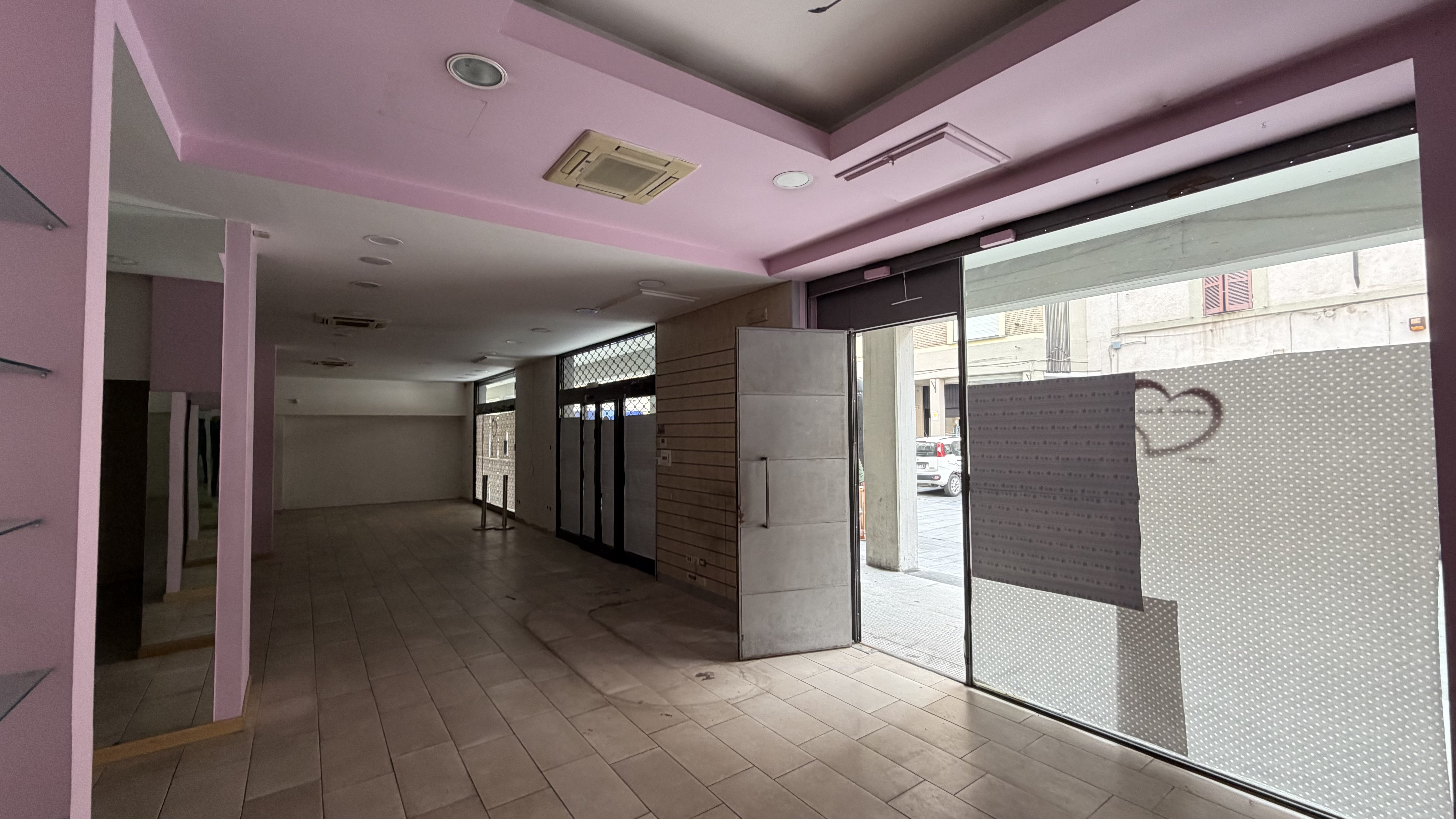 Negozio Via Umberto I n. 47, Foligno  - Immagine 3
