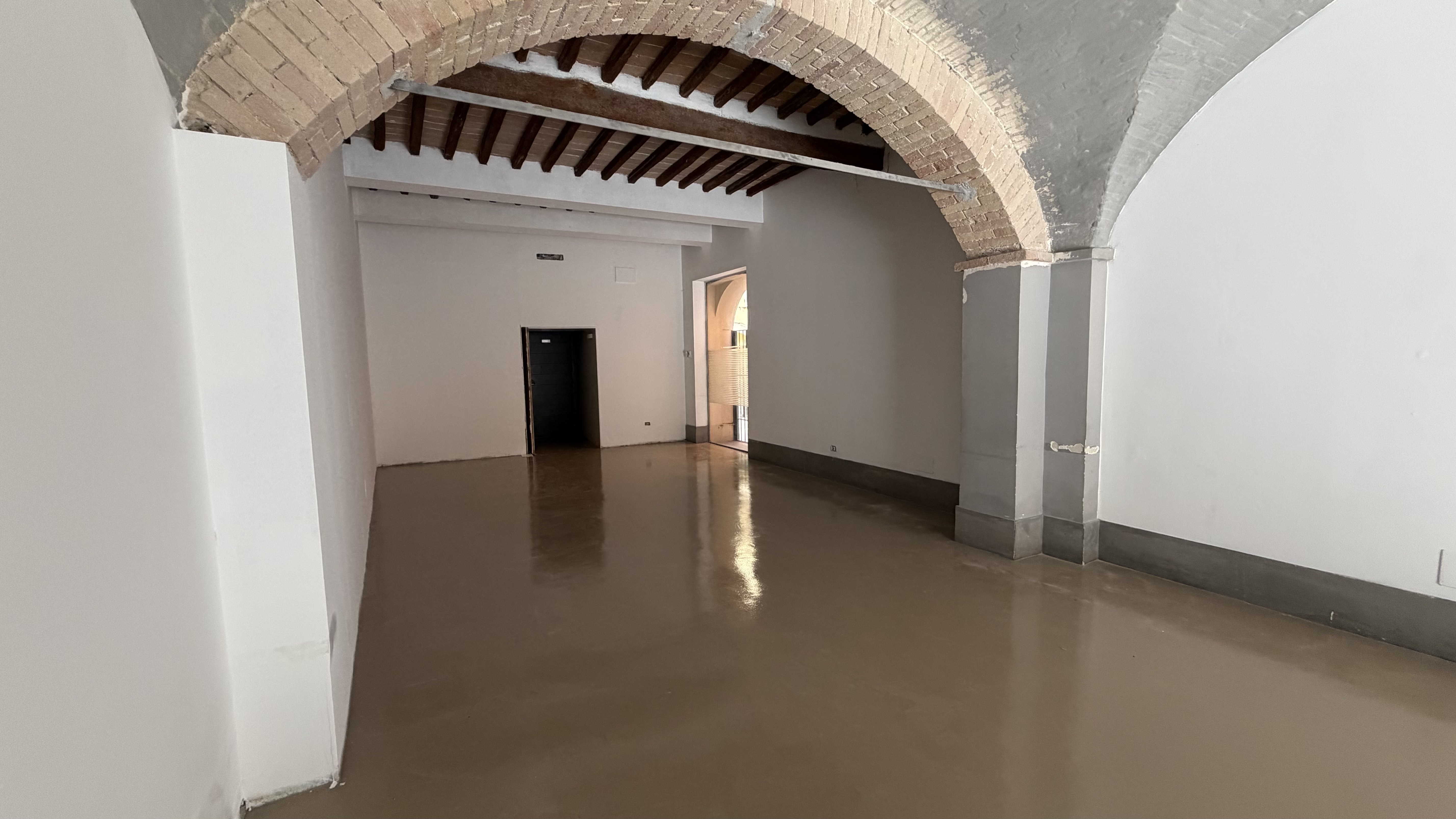 Locale commerciale Corso Cavour n. 121  - Immagine 4