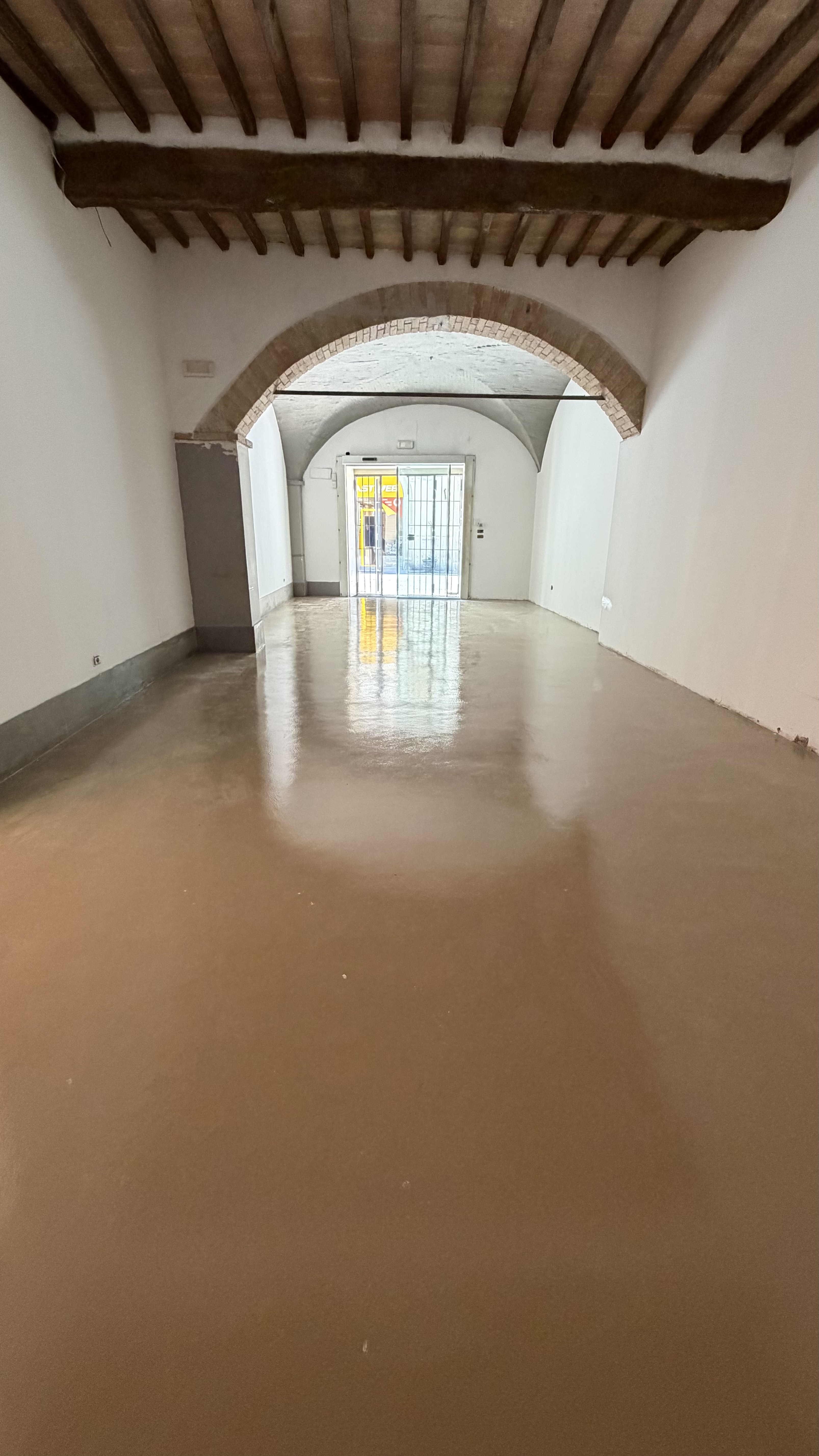 Locale commerciale Corso Cavour n. 121  - Immagine 2