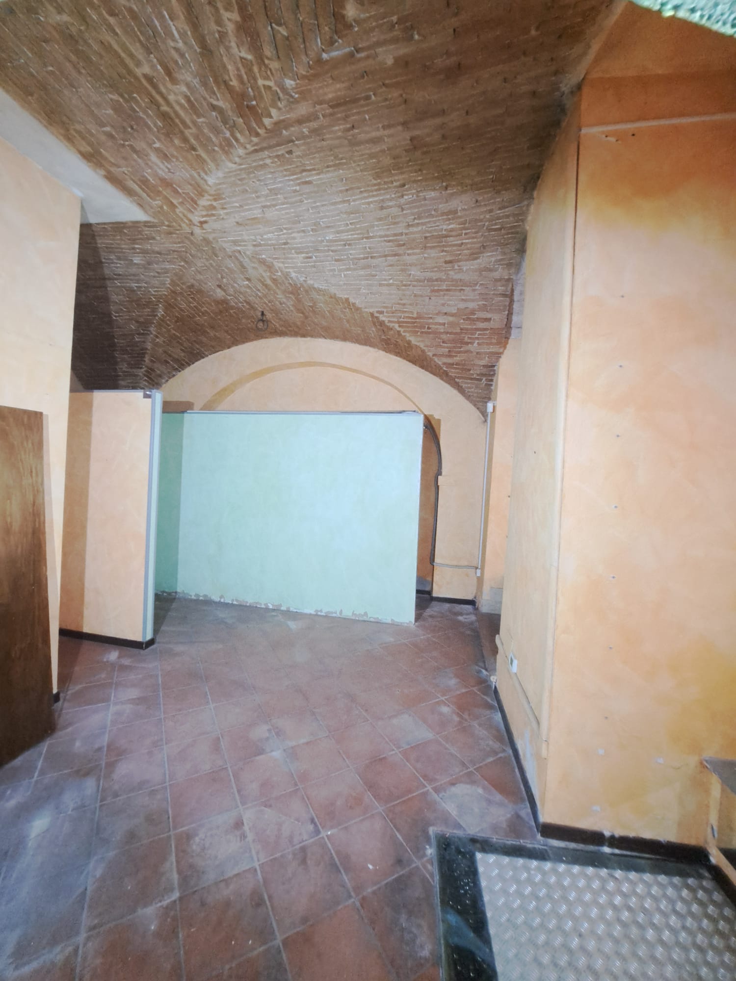 Negozio Via Benedetto Cairoli n. 30, Foligno  - Immagine 5