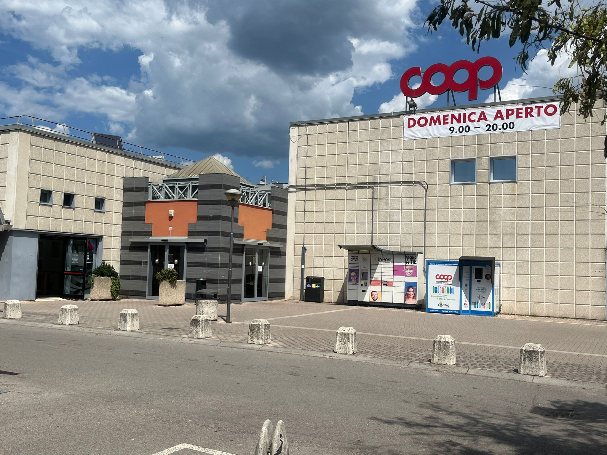 Negozio loc. Madonna della Fiamenga s.n.c., Foligno  - Immagine 5