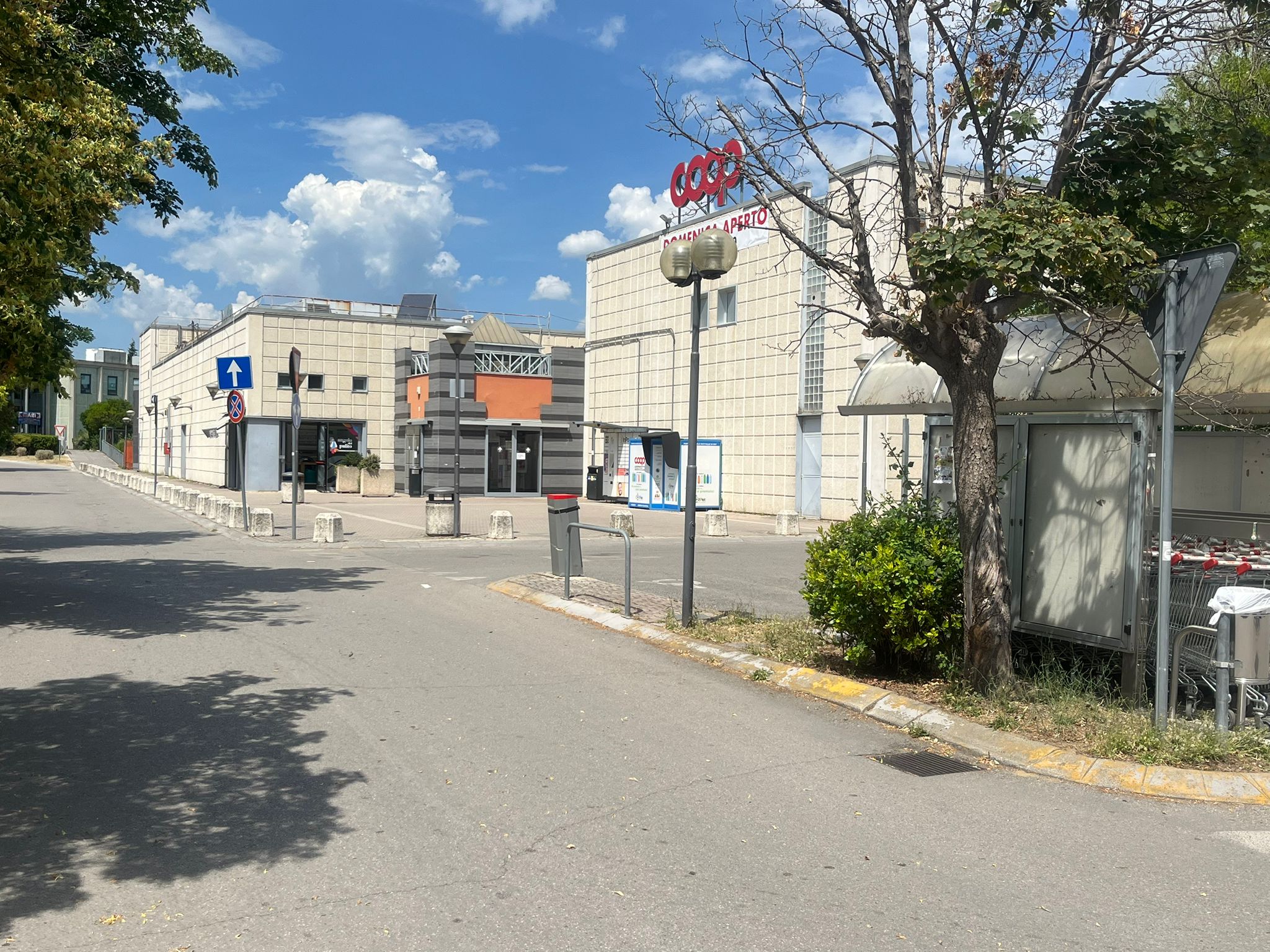 Negozio loc. Madonna della Fiamenga s.n.c., Foligno  - Immagine 6